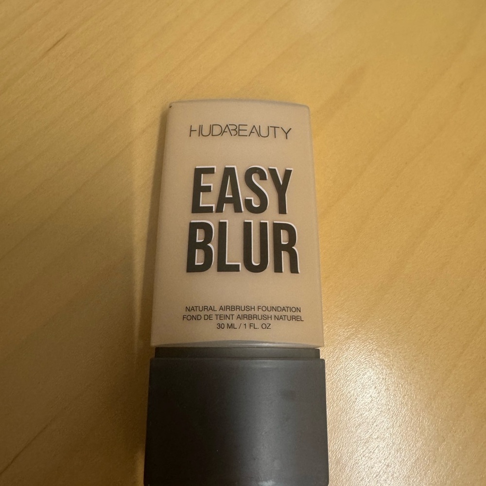 HUDA BEAUTY Easy Blur Foundation in Toasted Coconut 240N